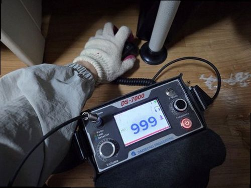 하남 누수탐지 거실 천장 얼룩과 벽지 들뜸이 나타난 누수 피해 현장