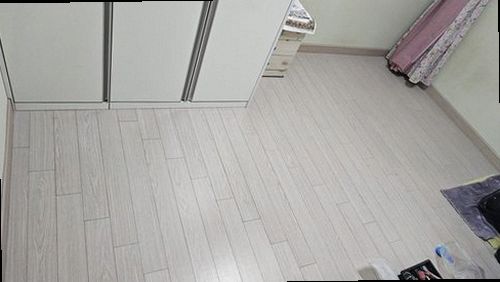 부여군 누수탐지 수도계량기 별침과 보일러 배관을 확인하는 누수 점검 모습
