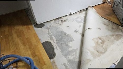 부여군 누수탐지 가스탐지기와 청음탐지기로 배관 누수 위치를 확인하는 모습