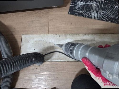 김포 누수탐지 배관 압력 검사와 바닥 보양 작업 모습