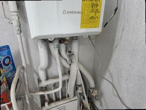 김포 누수탐지 배관 압력 게이지와 보양 작업을 확인하는 누수 점검 현장