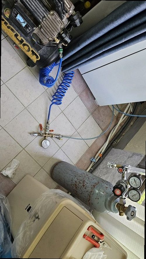 안성 누수탐지 누수 발생 위치와 배관 흐름을 확인하는 현장 점검 모습