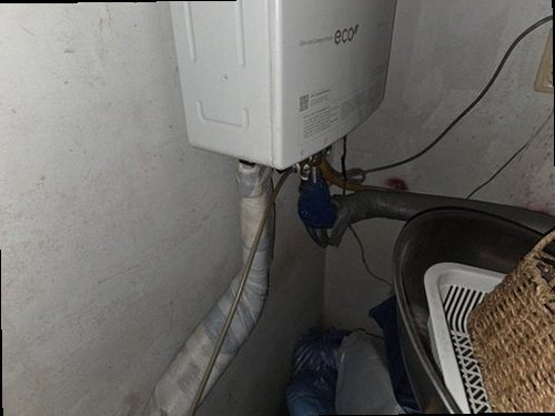 부산 중구 누수탐지 난방 배관 압력 게이지와 누수 탐지 장비를 사용하는 현장