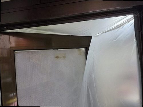 금산군 누수탐지 수도계량기 별침과 보일러 배관을 확인하는 모습