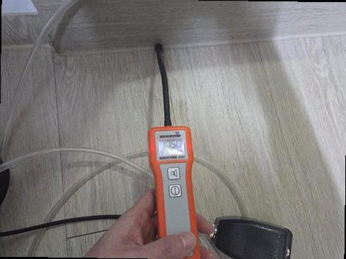 금산군 누수탐지 안방 천장 누수 흔적과 점검 준비 모습