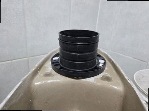 제물포구 누수탐지 배관 보수 후 압력과 누수 여부를 재확인하는 현장