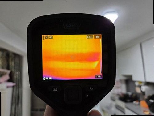 마포구 누수탐지 싱크대 하부 배관과 주변 바닥의 누수 흔적