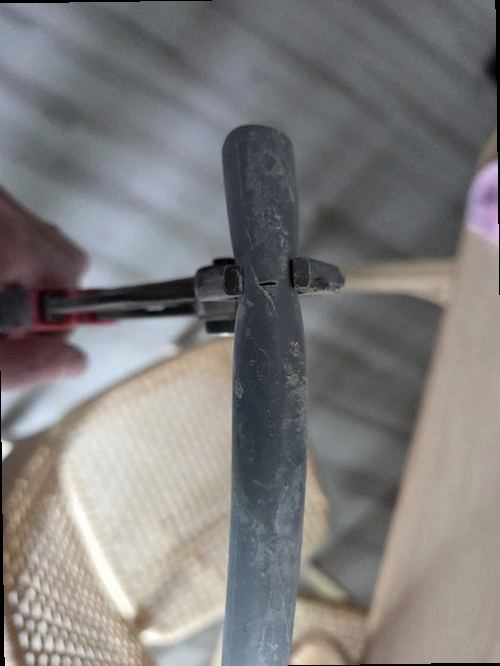 동작구 누수탐지 수도계량기와 보일러 배관을 점검하는 모습