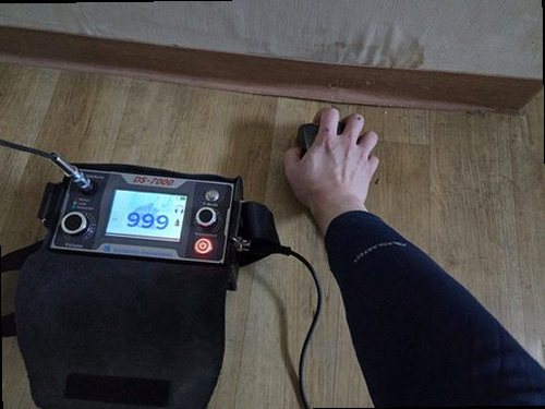 광명 누수탐지 누수 위치 확인을 위한 압력계와 청음 탐지 장비