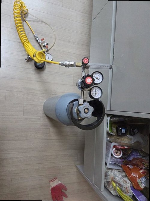 부산 강서구 누수탐지 수도계량기와 보일러 배관을 확인하는 누수 점검 현장