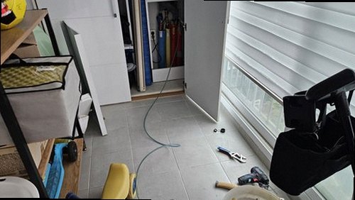 부산 강서구 누수탐지 아파트 천장 누수 흔적과 배관 점검 현장