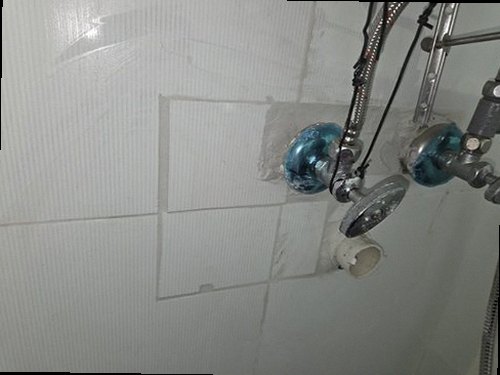 노원구 누수탐지 욕실 천장에 나타난 누수 흔적과 물자국