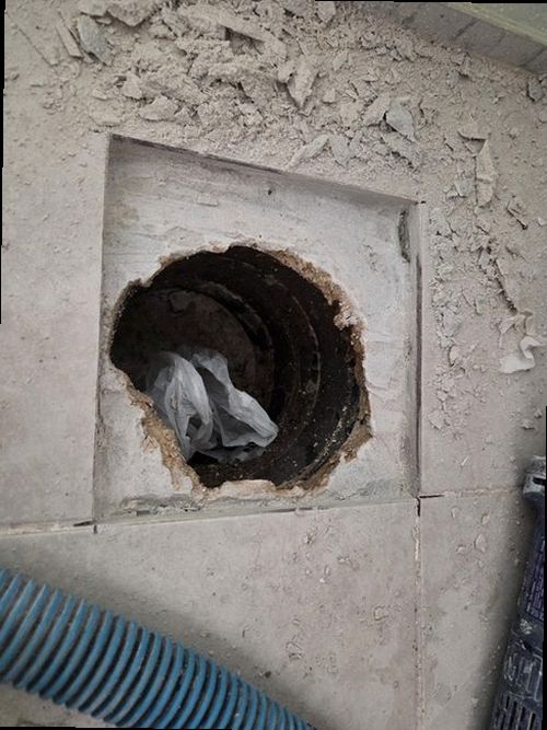 용산구 누수탐지 공압 게이지와 누수 탐지 장비를 점검하는 현장