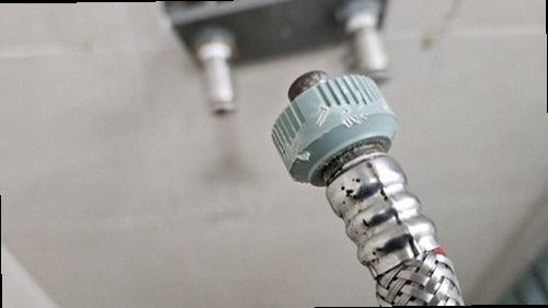 포천 누수탐지 욕실 천장 얼룩과 수분 측정 위치
