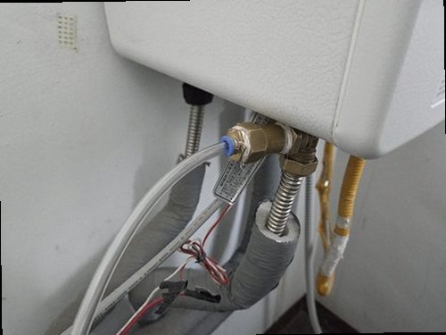 기흥구 누수탐지 천장 얼룩과 바닥 습기를 확인하는 누수 현장