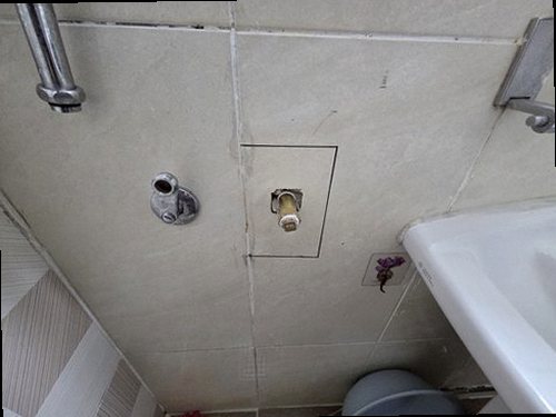 양주 누수탐지 욕실 천장 물자국과 배관 누수 신호를 비교하는 현장 점검