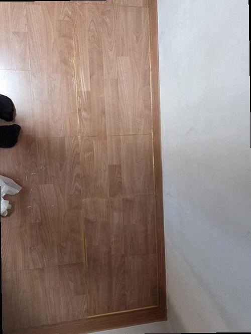 팔달구 누수탐지 공압 게이지와 가스탐지기를 이용해 배관을 검사하는 모습