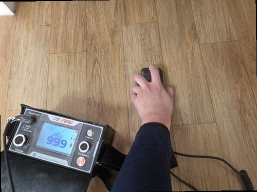 서해구·검단구 누수탐지 거실 천장에 나타난 누수 얼룩과 수분 측정 과정