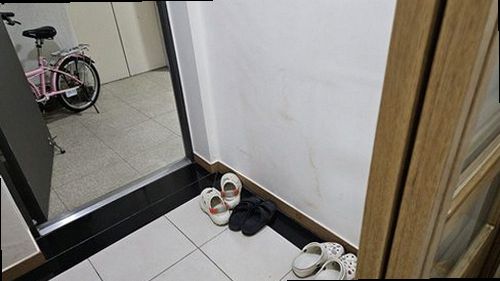 여주 누수탐지 아래층 천장 누수 흔적과 욕실 주변 점검 모습