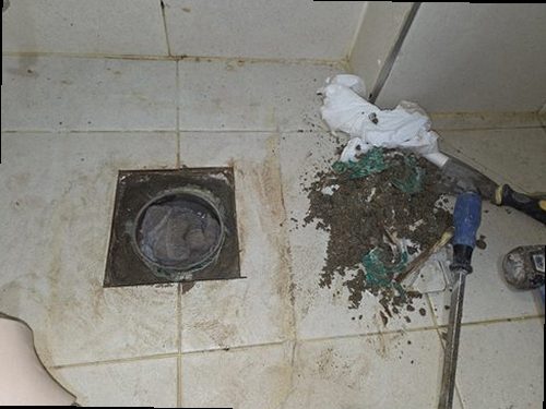 서울 강서구 누수탐지 배관 압력 검사와 누수 위치 확인을 진행하는 작업 장면