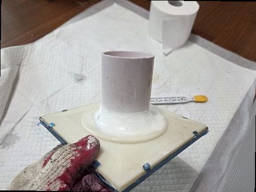 대전 중구 누수탐지 건물 내부 급수와 난방 배관 구조를 설명하는 단면도