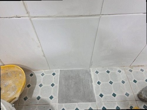 부산 북구 누수탐지 베란다 천장과 창틀 하부에 나타난 누수 얼룩