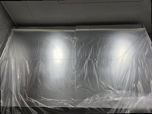 세종시 누수탐지 수도계량기 별침과 배관 압력 게이지를 점검하는 모습