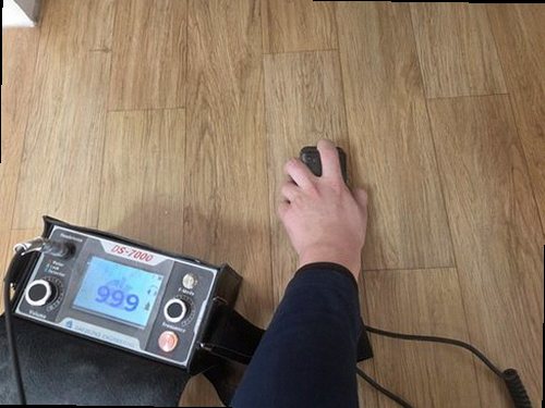 소사구 누수탐지 수도계량기 별침과 누수 흔적을 확인하는 모습