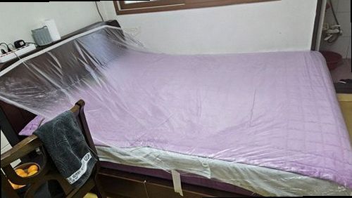 천안시 서북구 누수탐지 안방 천장 물자국과 벽면 습도를 확인하는 현장 점검