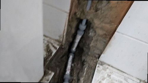 서울 중구 누수탐지 천장 누수 흔적과 수도계량기 별침을 확인하는 현장
