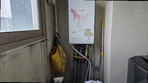 남동구 누수탐지 누수 수리 후 건조된 보일러실 바닥과 압력 재확인 모습
