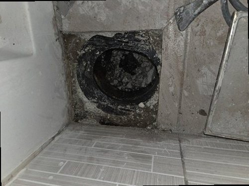 천안시 동남구 누수탐지 가스탐지기와 청음탐지기로 누수 위치를 확인하는 모습
