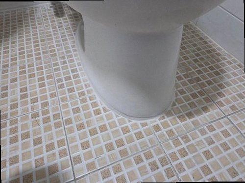 파주 누수탐지 욕실 천장 얼룩과 배관 누수 흔적을 확인하는 현장